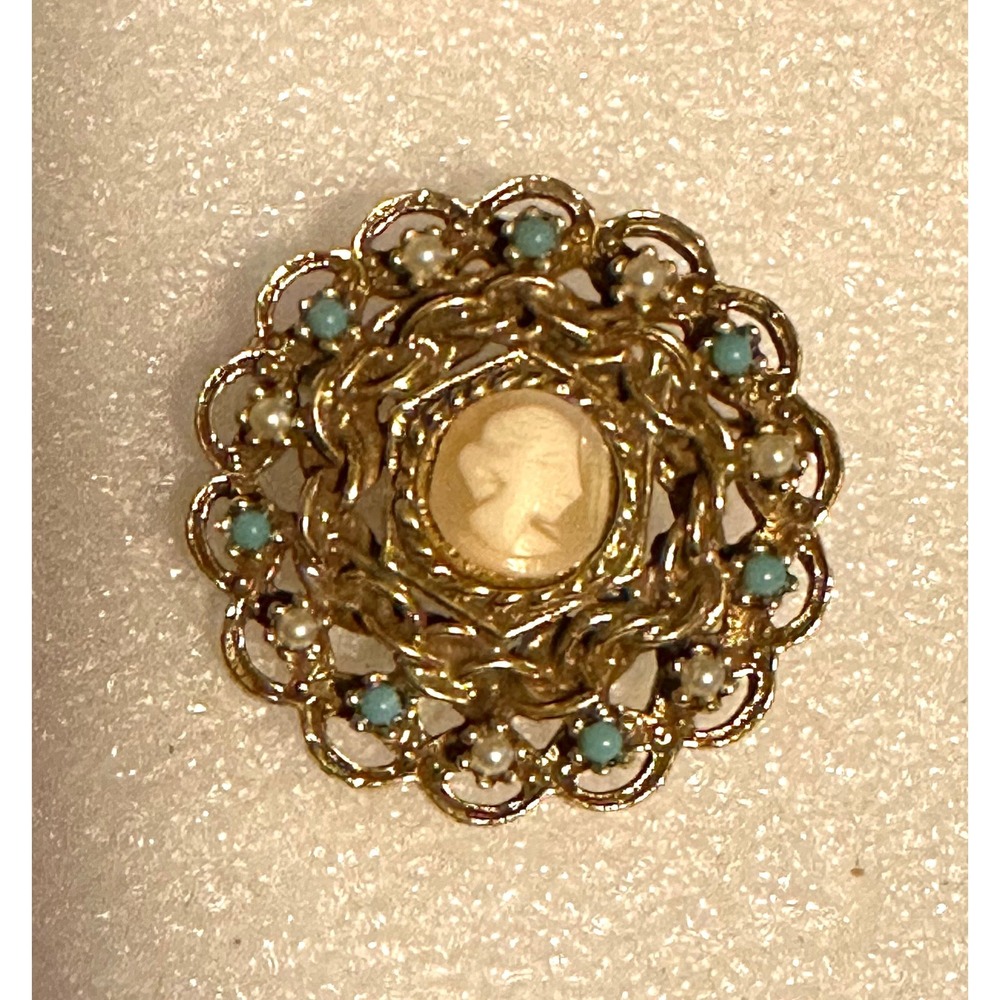 Vintage Goldette Cameo Circle Pin